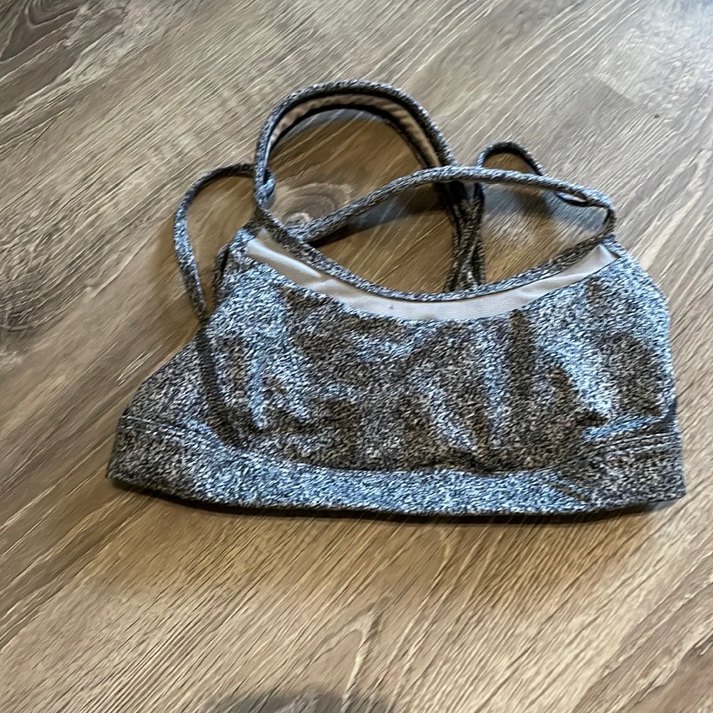 Size 4 lululemon sports bra